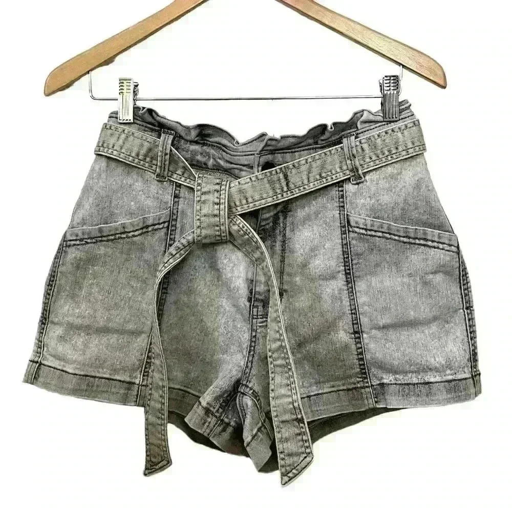 Universal Thread Gray Acid-Washed High-Rise Denim Shorts, EUC, Size 6